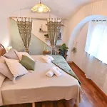 De Natura Partenope - Boutique Home