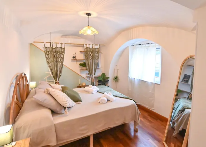 De Natura Partenope - Boutique Home